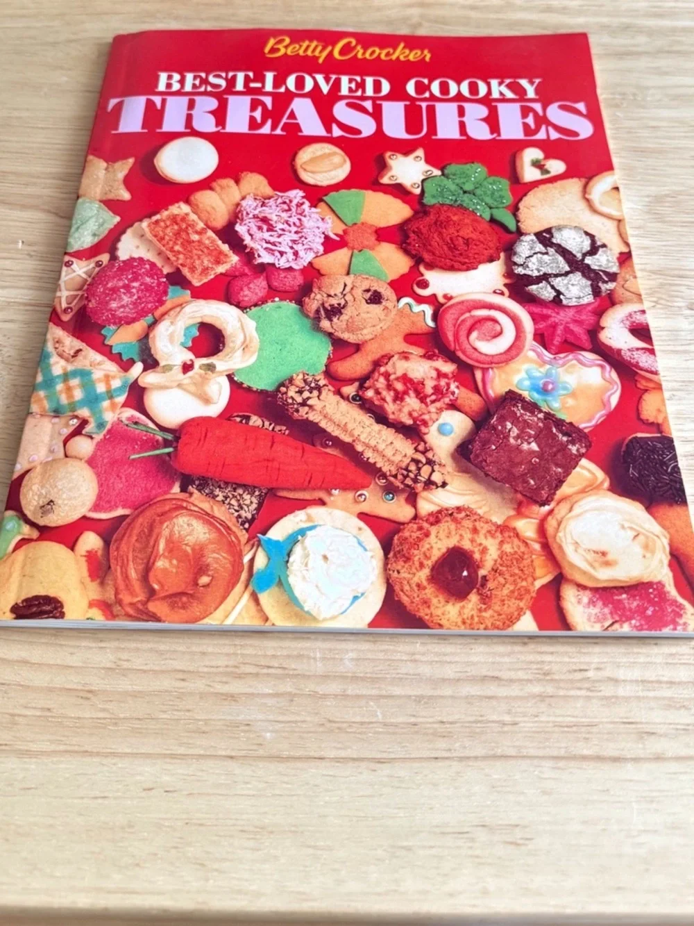 Vintage Betty Crocker Best-Loved Cooky Treasures 2005 Paperback 1963 Retro